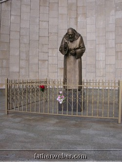 Statue of Padre Pio.JPG