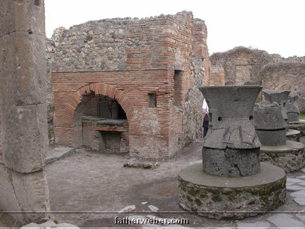 outdoor oven.JPG